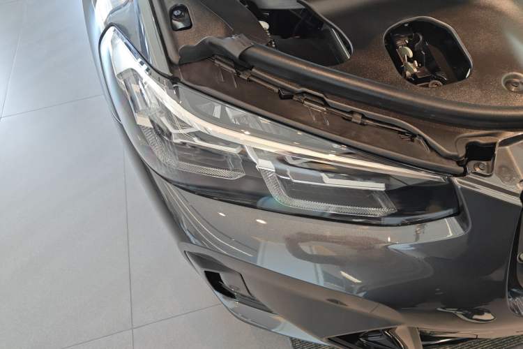 Used BMW X3 2022 xDrive30i Luxury Model M Night Sky Package Right Front Headlight