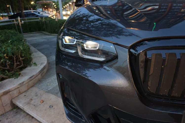 Used BMW X3 2022 Second Facelift xDrive30i Luxury Edition M Night Sky Package Right Front Headlight