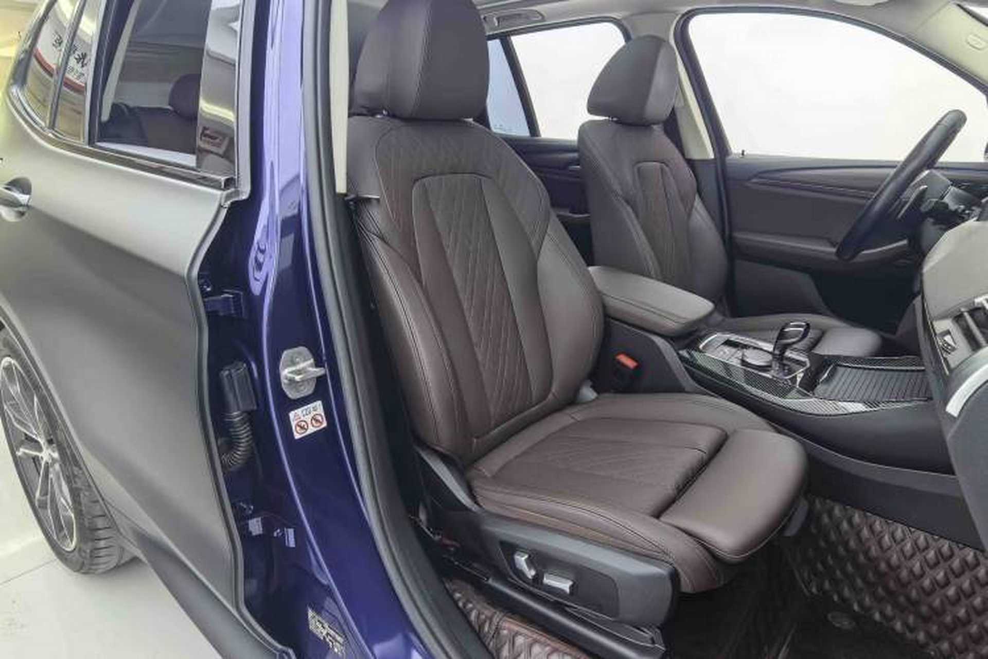 Used BMW X3 2022 Second Facelift xDrive30i Leading Edition M Night Sky Package Right Front Seat