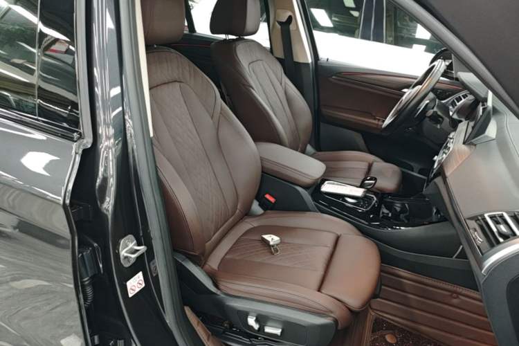 Used BMW X3 2022 xDrive30i Luxury Model M Night Sky Package Right Front Seat