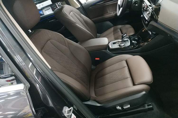 Used BMW X3 2022 Restyled xDrive25i M Sport Package Right Front Seat