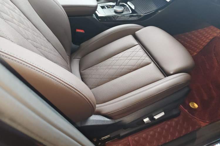 Used BMW X3 2022 Restyled xDrive30i Luxury Edition M Night Sky Package Right Front Seat