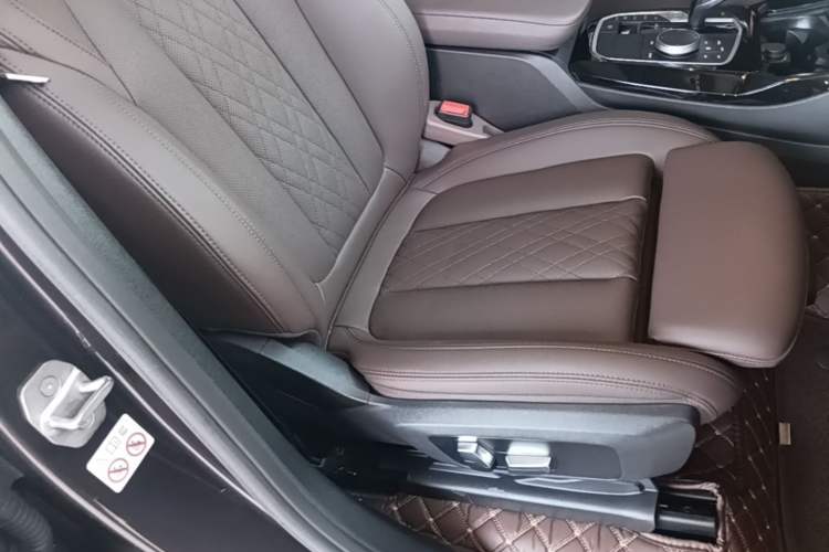 Used BMW X3 2022 Restyled xDrive25i M Sport Package Right Front Seat