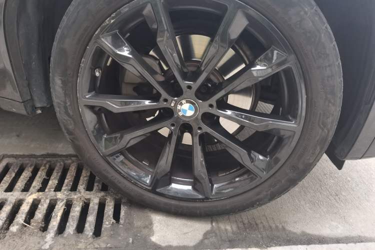 Used BMW X3 2022 Second Facelift xDrive30i Luxury Edition M Night Sky Package Right Front Wheel Hub