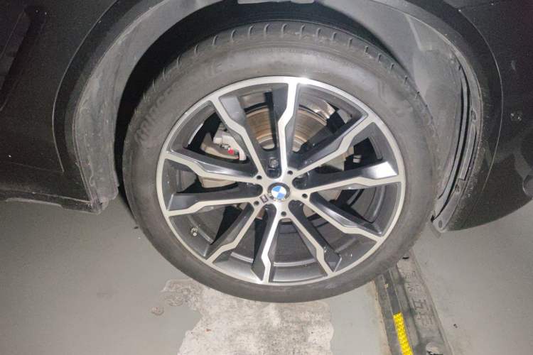 Used BMW X3 2022 xDrive30i Luxury Model M Night Sky Package Right Front Wheel Hub