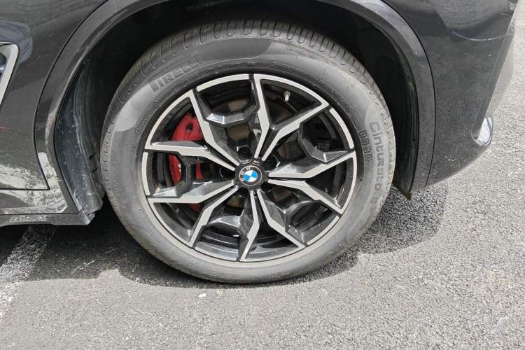 Used BMW X3 2022 xDrive25i M Sport Package Right Front Wheel Hub