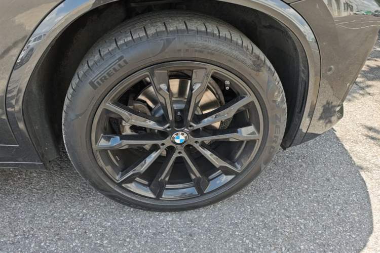 Used BMW X3 2022 Restyled xDrive30i Luxury Edition M Night Sky Package Right Front Wheel Hub