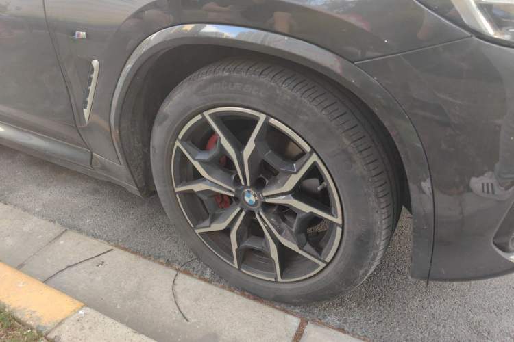 Used BMW X3 2022 xDrive25i M Sport Package Right Front Wheel Hub