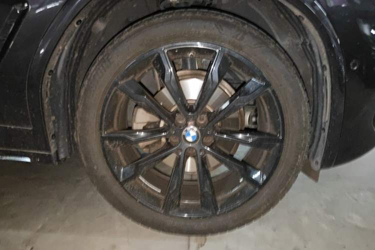 Used BMW X3 2022 Restyled xDrive30i Luxury Edition M Night Sky Package Right Front Wheel Hub