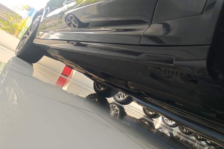 Used BMW X3 2022 Second Facelift xDrive30i Leading Edition M Night Sky Package Right Side Sill