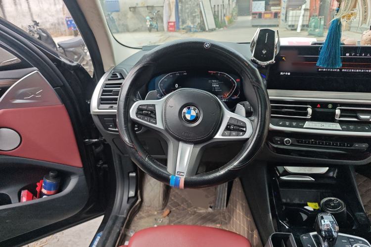 Used BMW X3 2022 xDrive30i Luxury Model M Night Sky Package Steering Wheel