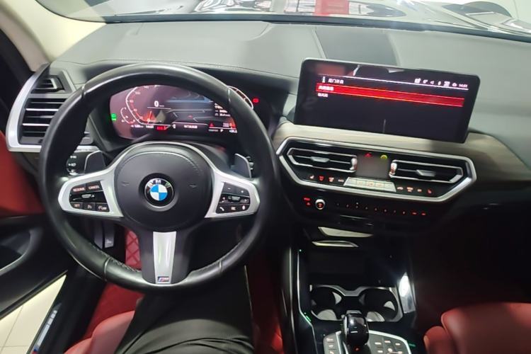 Used BMW X3 2022 Second Facelift xDrive30i Leading Edition M Night Sky Package Steering Wheel