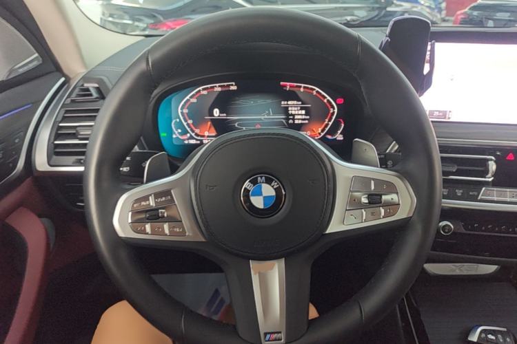 Used BMW X3 2022 Second Facelift xDrive30i Leading Edition M Night Sky Package Steering Wheel