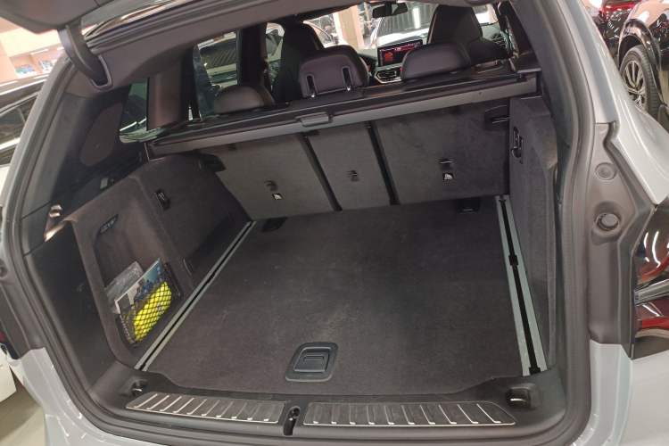 Used BMW X3 2022 M40i Trunk