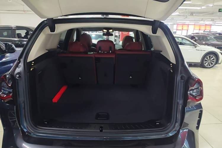 Used BMW X3 2022 Second Facelift xDrive30i Leading Edition M Night Sky Package Trunk