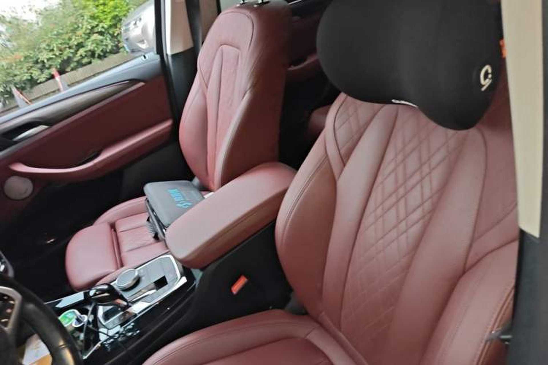 Used BMW X3 2022 Facelift xDrive30i Luxury Edition M Night Edition Package Left Front Seat