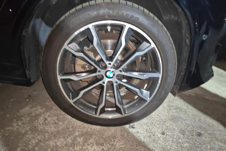 Used BMW X3 2022 xDrive30i Luxury Model M Night Sky Package Right Front Wheel Hub
