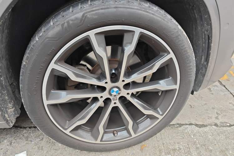 Used BMW X3 2022 Facelift xDrive30i Luxury Edition M Night Edition Package Right Front Wheel Hub
