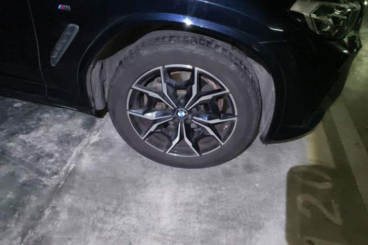 Used BMW X3 2022 xDrive25i M Sport Package Right Front Wheel Hub