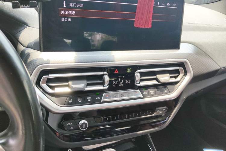 Used BMW X3 2022 Restyled xDrive30i Luxury Edition M Night Sky Package Audio And AC Panel
