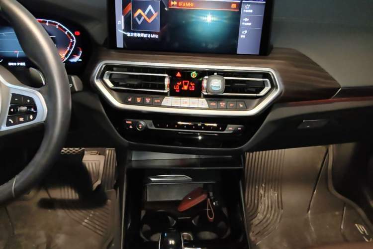 Used BMW X3 2022 xDrive30i Luxury Model M Night Sky Package Audio And AC Panel
