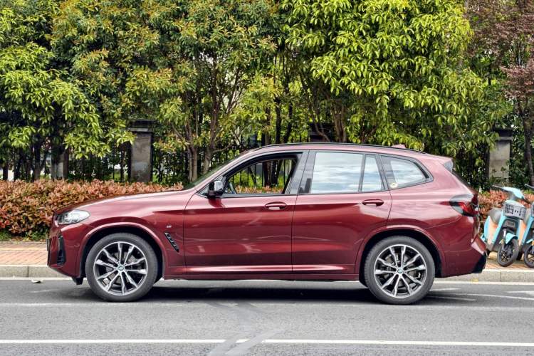 Used BMW X3 2022 Second Facelift xDrive30i Leading Edition M Night Sky Package Exterior 3