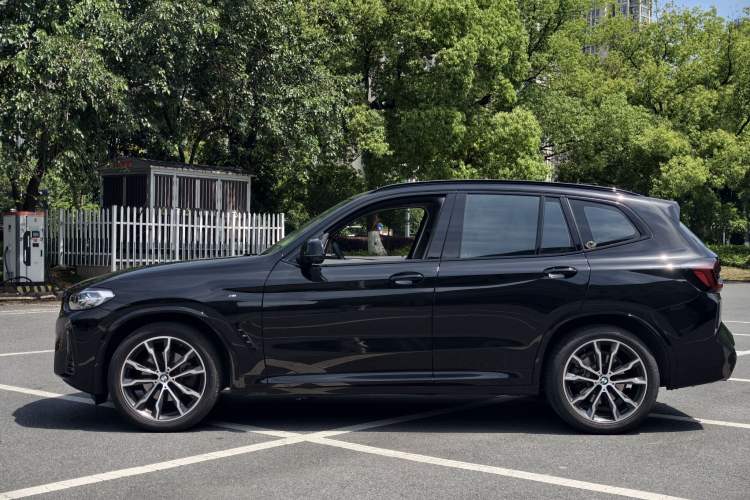 Used BMW X3 2022 Second Facelift xDrive30i Leading Edition M Night Sky Package Exterior 3