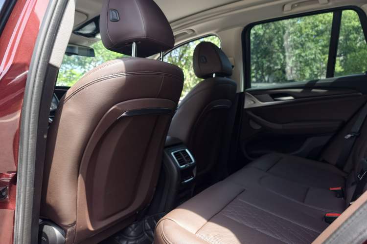 Used BMW X3 2022 Second Facelift xDrive30i Leading Edition M Night Sky Package Interior 10