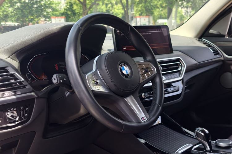 Used BMW X3 2022 Second Facelift xDrive30i Leading Edition M Night Sky Package Interior 11