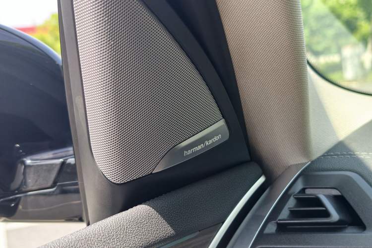 Used BMW X3 2022 Second Facelift xDrive30i Leading Edition M Night Sky Package Interior 14