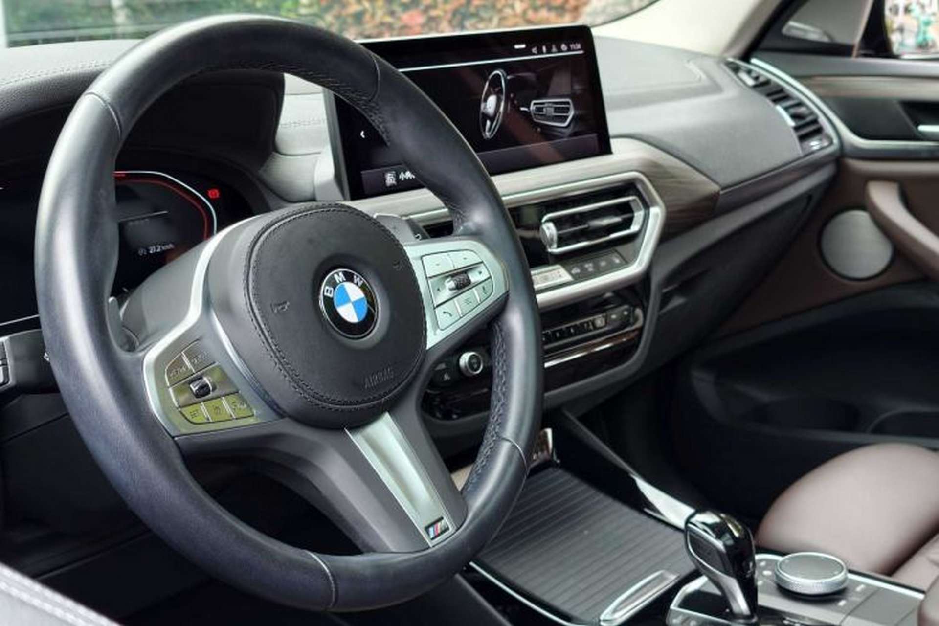 Used BMW X3 2022 Second Facelift xDrive30i Leading Edition M Night Sky Package Interior 4