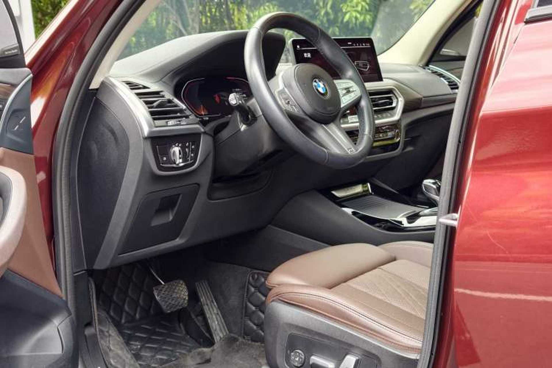 Used BMW X3 2022 Second Facelift xDrive30i Leading Edition M Night Sky Package Left Front Seat