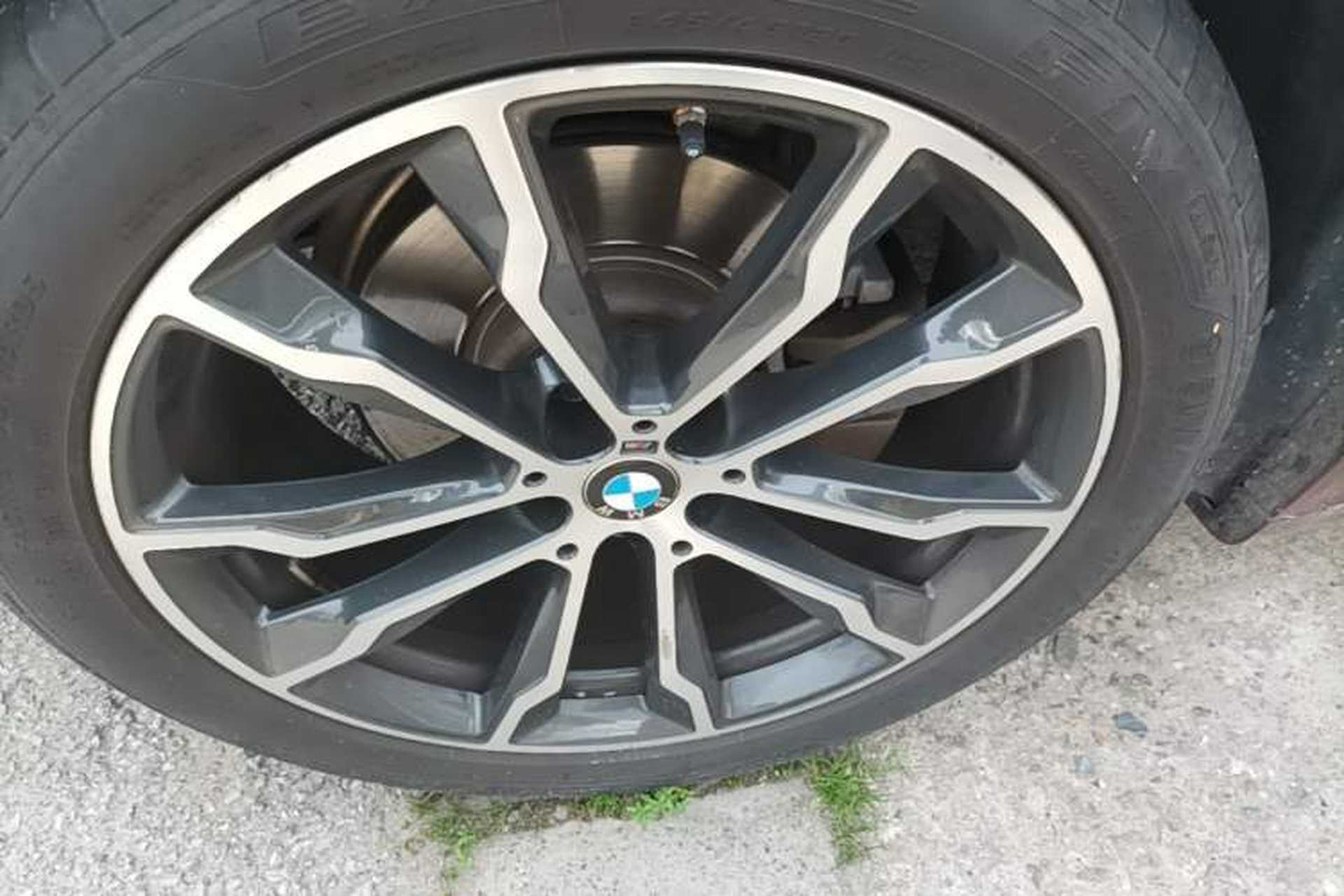 Used BMW X3 2022 Second Facelift xDrive30i Leading Edition M Night Sky Package Left Front Wheel Hub