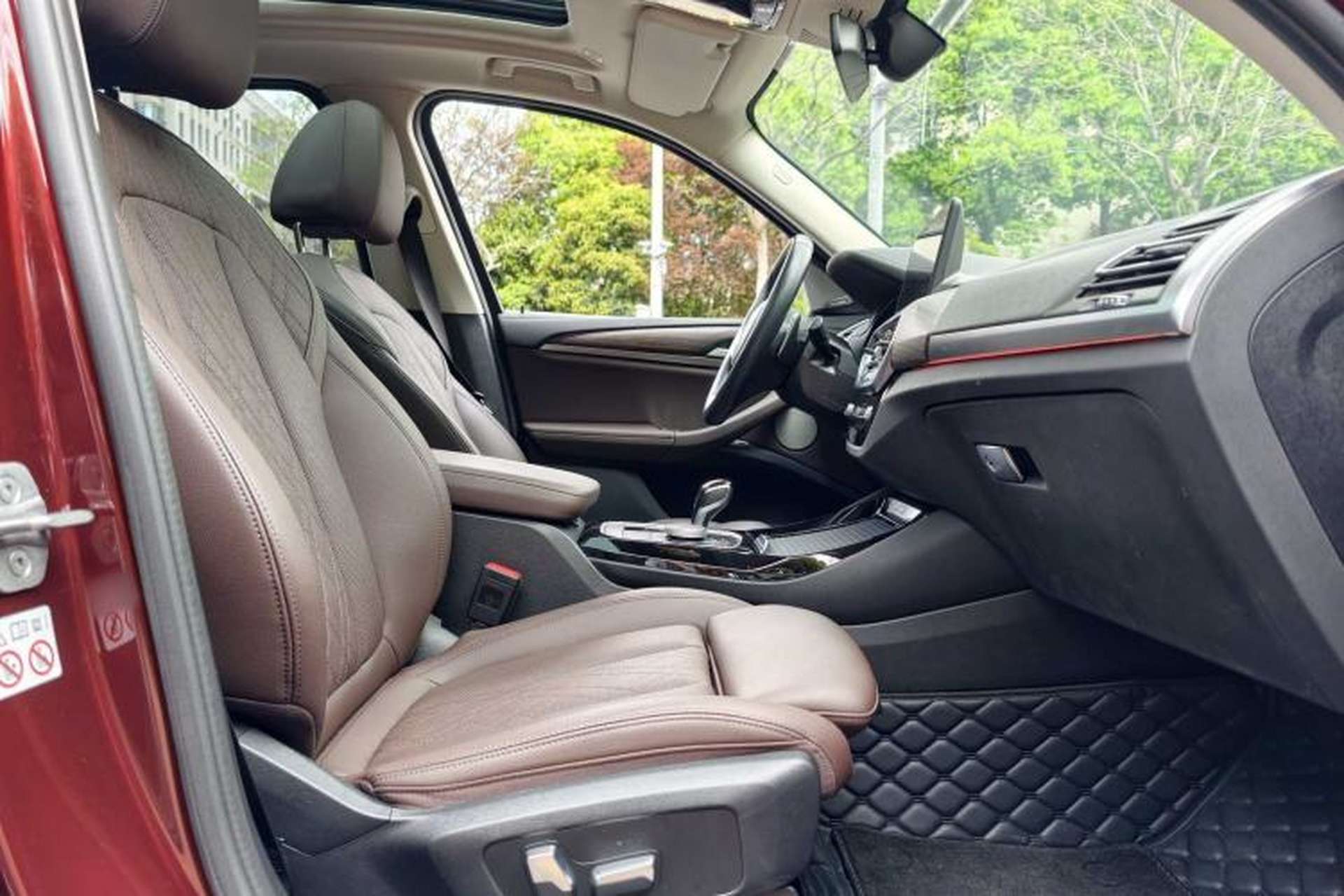 Used BMW X3 2022 Second Facelift xDrive30i Leading Edition M Night Sky Package Right Front Seat