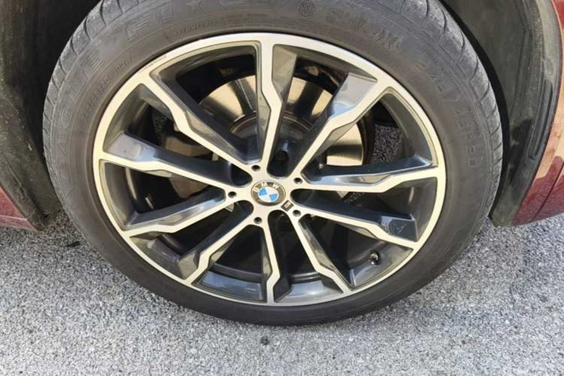 Used BMW X3 2022 Second Facelift xDrive30i Leading Edition M Night Sky Package Right Front Wheel Hub