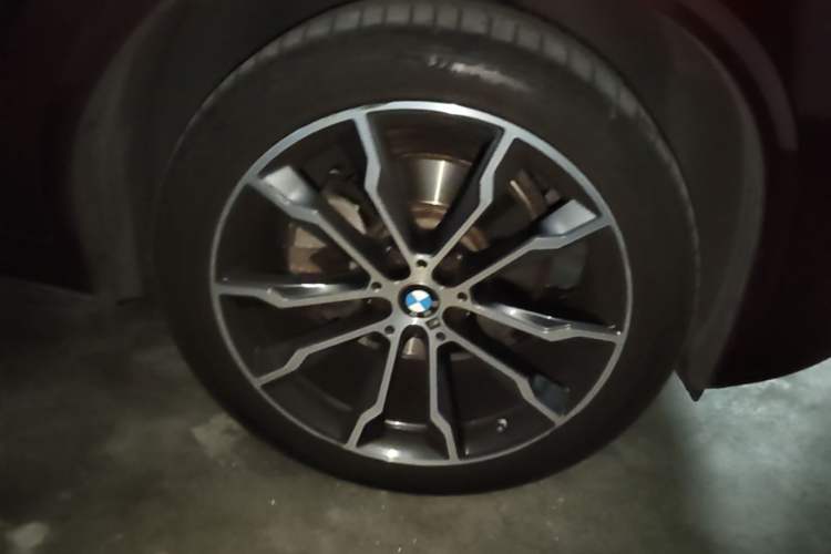 Used BMW X3 2022 xDrive30i Luxury Model M Night Sky Package Right Front Wheel Hub