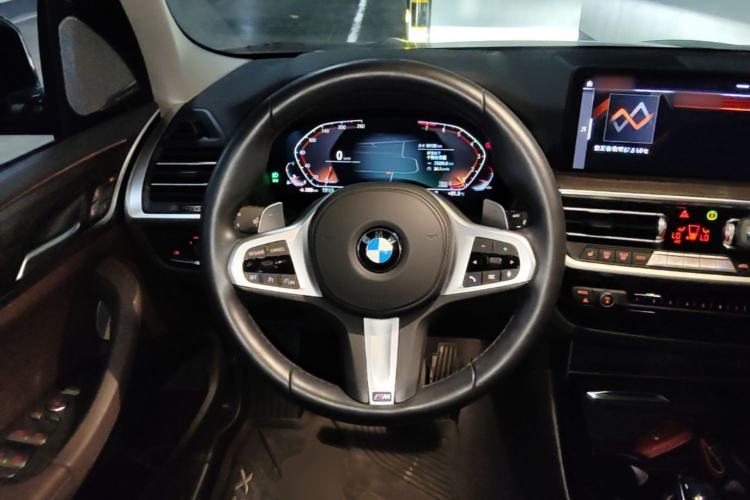 Used BMW X3 2022 xDrive30i Luxury Model M Night Sky Package Steering Wheel