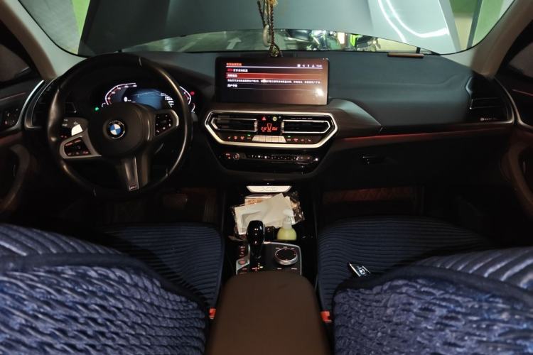 Used BMW X3 2022 Second Facelift xDrive30i Leading Edition M Night Sky Package Center Console