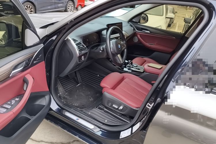 Used BMW X3 2022 Second Facelift xDrive30i Leading Edition M Night Sky Package Driver Seat