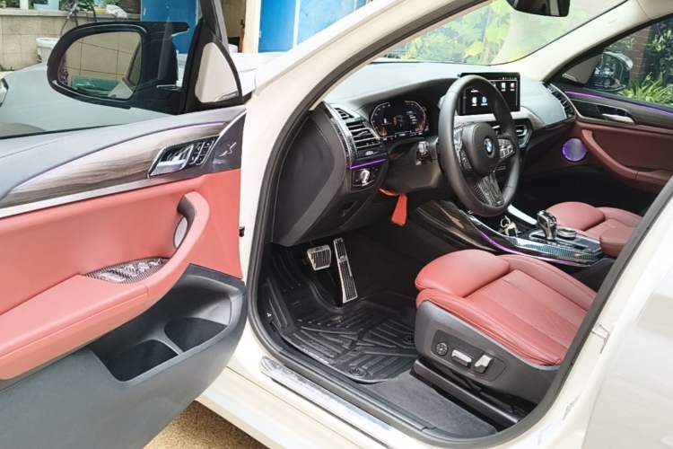 Used BMW X3 2022 Second Facelift xDrive30i Leading Edition M Night Sky Package Driver Seat