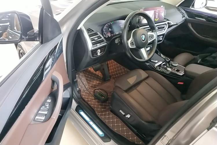 Used BMW X3 2022 xDrive25i M Sport Package Driver Seat