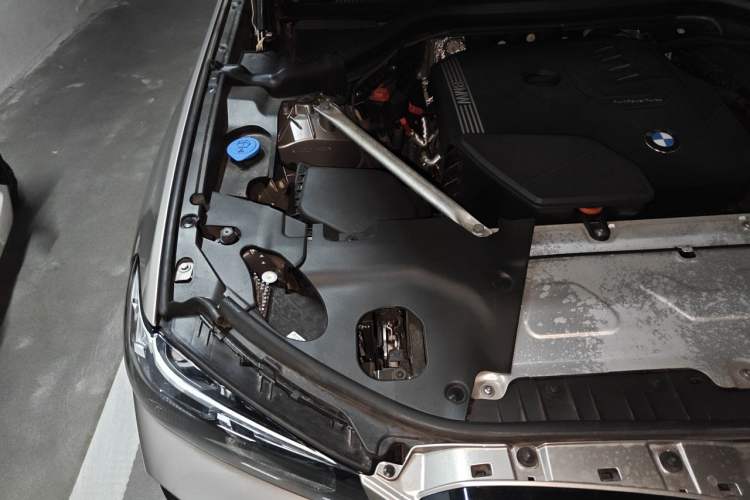 Used BMW X3 2022 Second Facelift xDrive30i Leading Edition M Night Sky Package Engine Bay Right