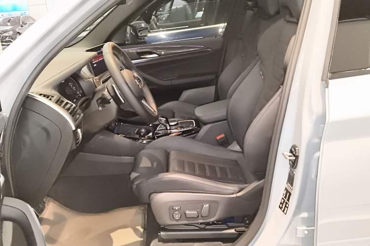 Used BMW X3 2022 M40i Left Front Seat