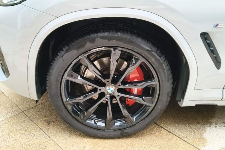 Used BMW X3 2022 Second Facelift xDrive30i Leading Edition M Night Sky Package Left Front Wheel Hub