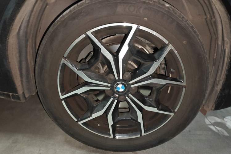 Used BMW X3 2022 xDrive25i M Sport Package Right Front Wheel Hub