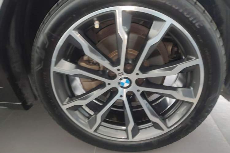 Used BMW X3 2022 xDrive30i Luxury Model M Night Sky Package Right Front Wheel Hub