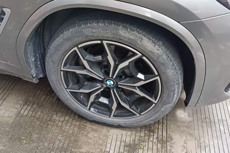 Used BMW X3 2022 xDrive25i M Sport Package Right Front Wheel Hub