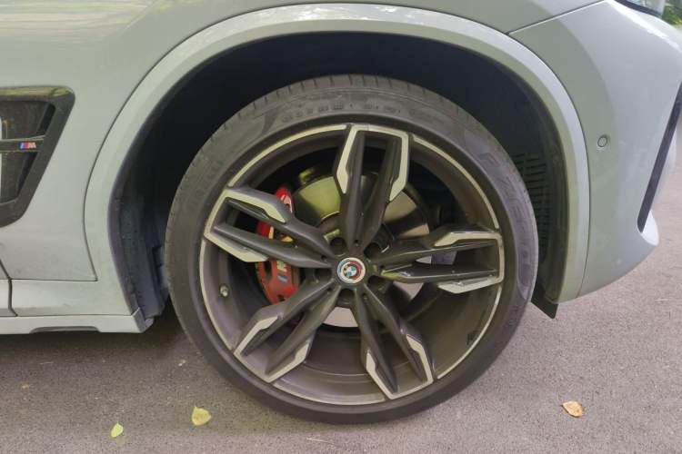 Used BMW X3 2022 M40i Right Front Wheel Hub