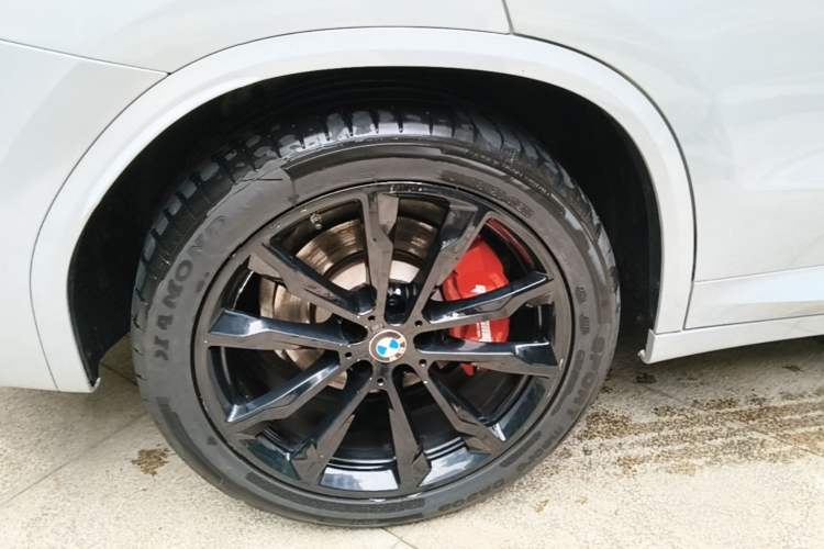 Used BMW X3 2022 Second Facelift xDrive30i Leading Edition M Night Sky Package Right Rear Wheel Hub