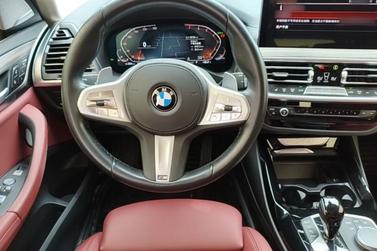 Used BMW X3 2022 Second Facelift xDrive30i Leading Edition M Night Sky Package Steering Wheel
